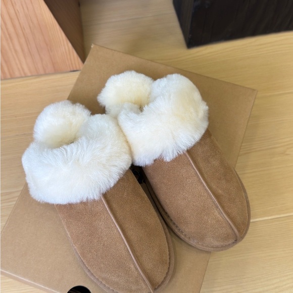 UGG SCUFFETTE ll - Picture 4 of 6